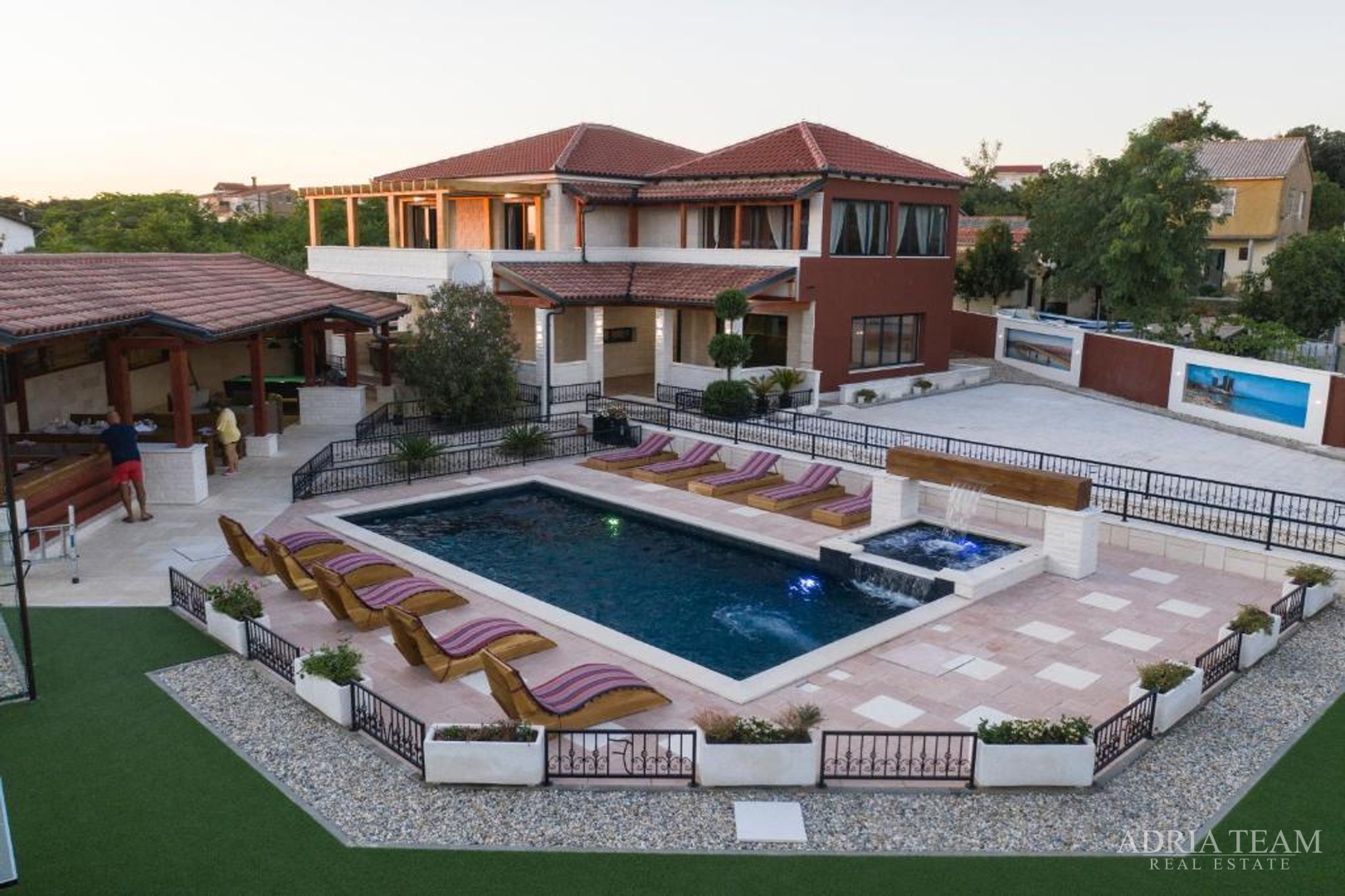 LUXURY VILLA WITH A POOL AND YARD, 750 m FROM THE SEA, VIR - ZADAR