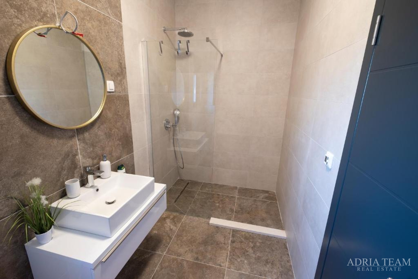 LUXURY VILLA WITH A POOL AND YARD, 750 m FROM THE SEA, VIR - ZADAR