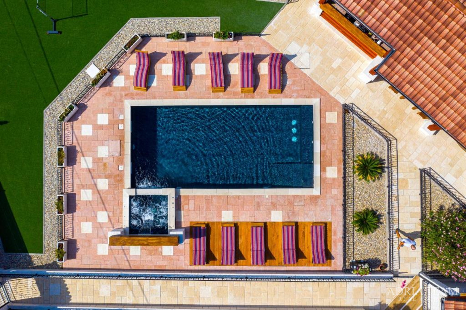 LUXURY VILLA WITH A POOL AND YARD, 750 m FROM THE SEA, VIR - ZADAR