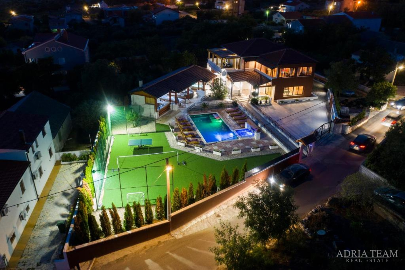 LUXURY VILLA WITH A POOL AND YARD, 750 m FROM THE SEA, VIR - ZADAR