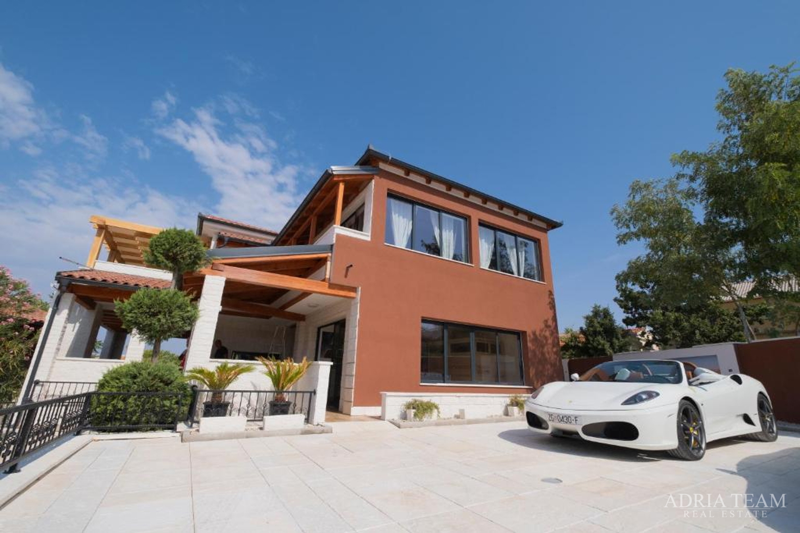 LUXURY VILLA WITH A POOL AND YARD, 750 m FROM THE SEA, VIR - ZADAR