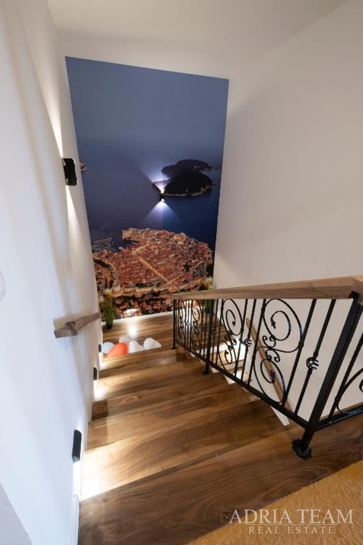 LUXURY VILLA WITH A POOL AND YARD, 750 m FROM THE SEA, VIR - ZADAR