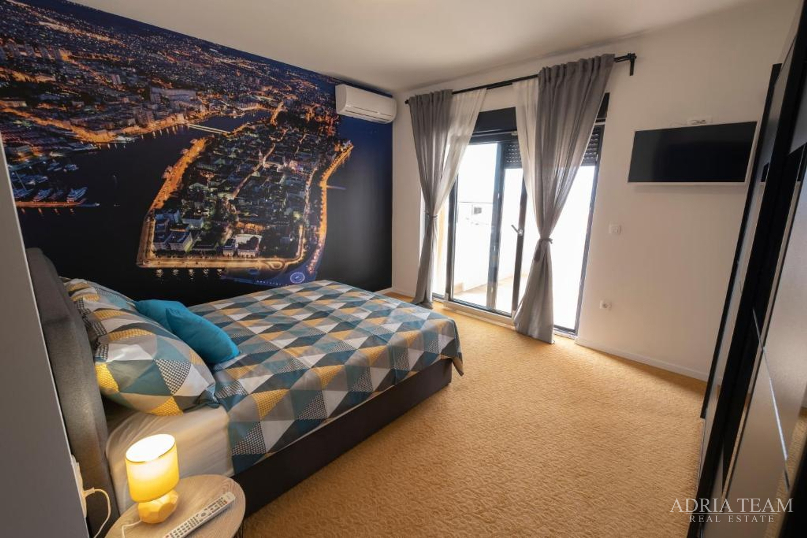 LUXURY VILLA WITH A POOL AND YARD, 750 m FROM THE SEA, VIR - ZADAR