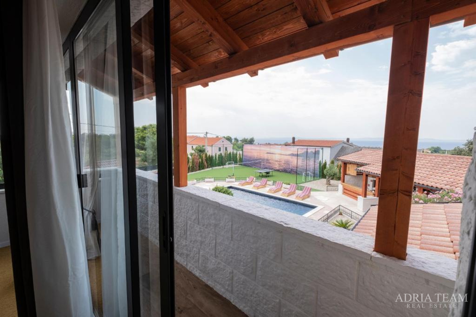 LUXURY VILLA WITH A POOL AND YARD, 750 m FROM THE SEA, VIR - ZADAR