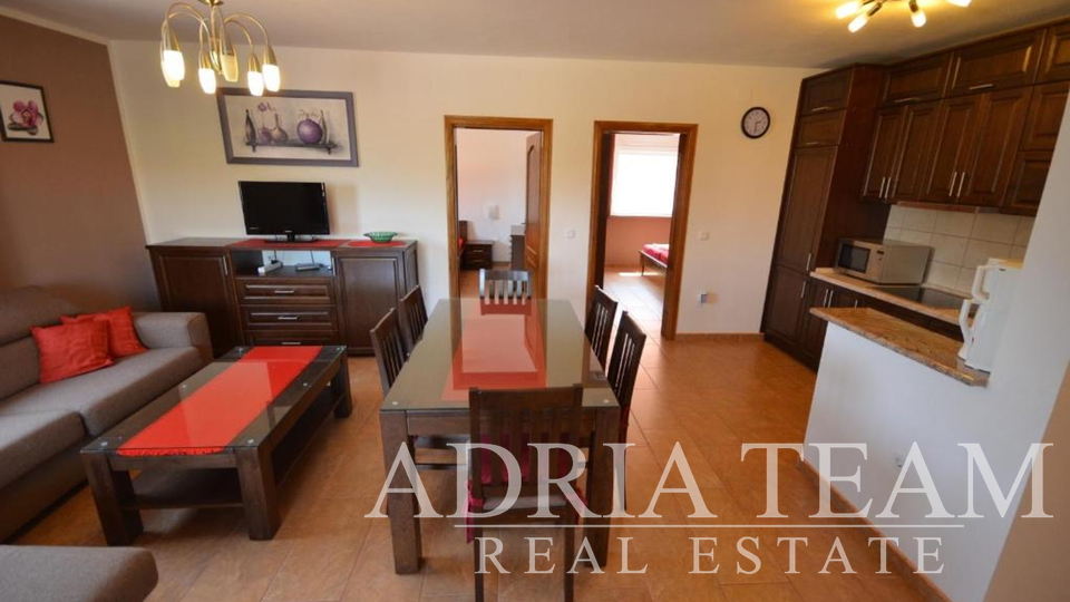 FREESTANDING HOUSE WITH 5 APARTMENTS, 200 m FROM THE SEA, VIR - ZADAR