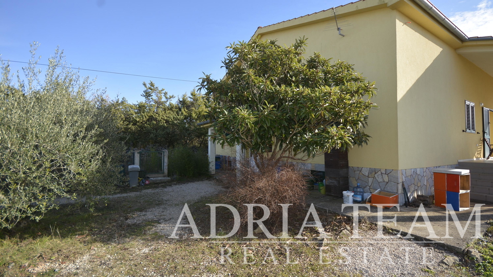 HOUSE ON A QUIET LOCATION - KRK, LINARDIĆI