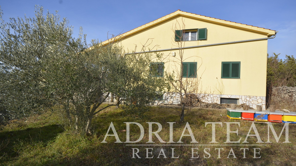 HOUSE ON A QUIET LOCATION - KRK, LINARDIĆI