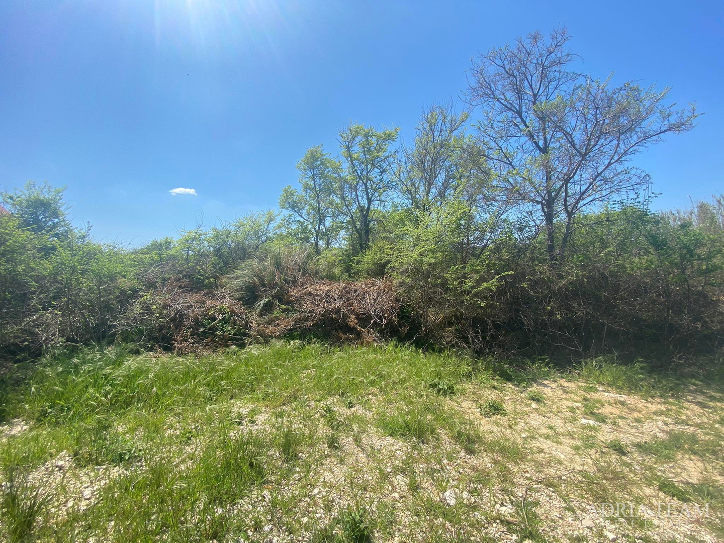 GRAĐEVINSKO ZEMLJIŠTE - 1362 m2, PRVI RED DO MORA!!! IZVRSNA PRILIKA! RAŽANAC - RTINA