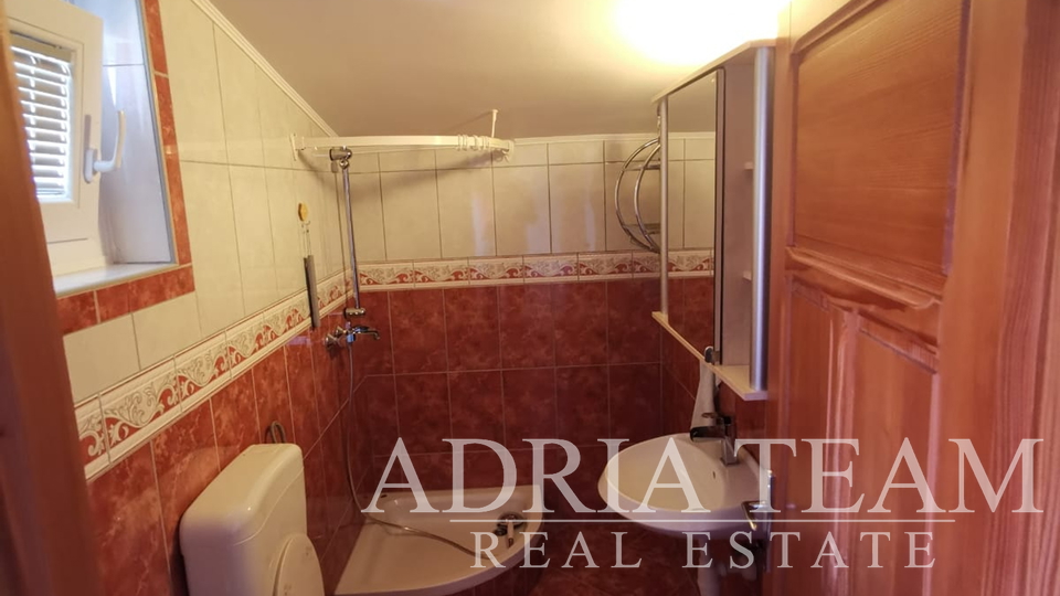 APARTMANSKA KUĆA S 3 APARTMANA - VIR