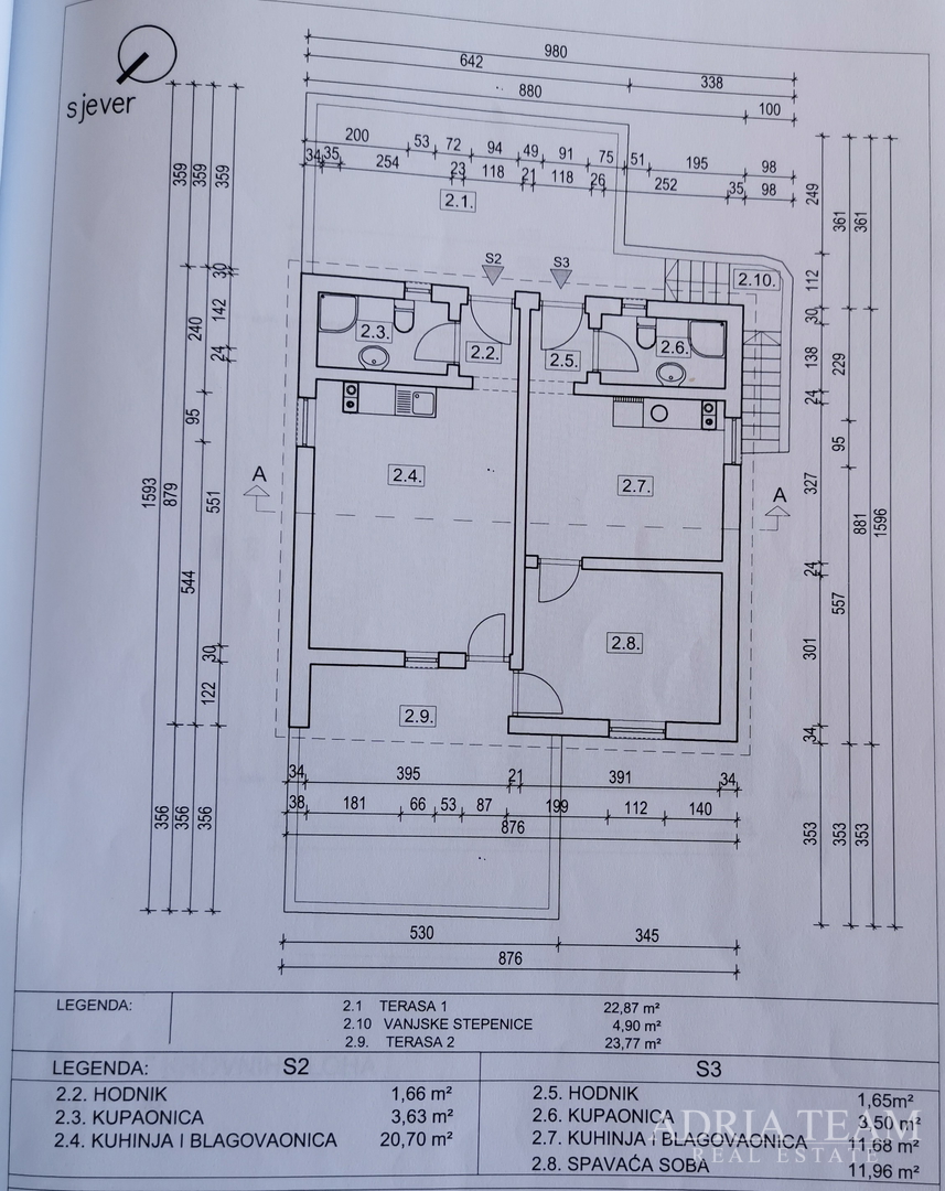 APARTMANSKA KUĆA S 3 APARTMANA - VIR