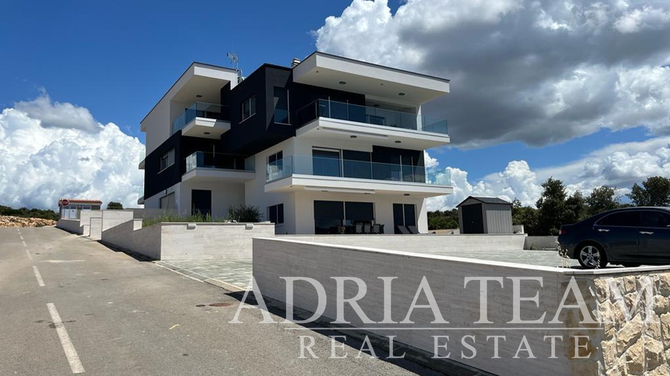 APARTMENTS 100 m FROM THE SEA, NEW BUILDING - MANDRE, PAG