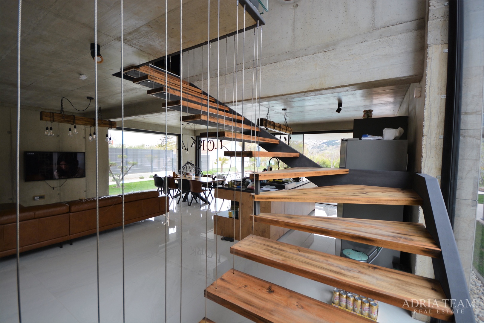 MODERNA VILA U INDUSTRIJSKOM STILU - BAŠKA, KRK