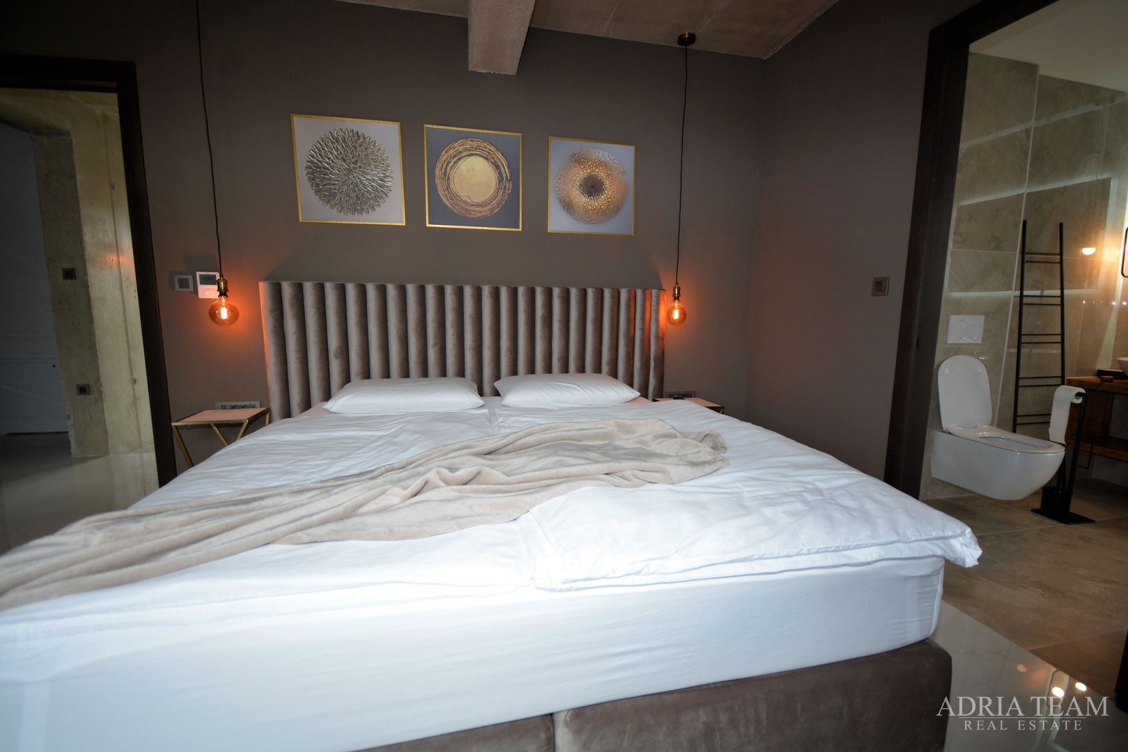 MODERNA VILA U INDUSTRIJSKOM STILU - BAŠKA, KRK