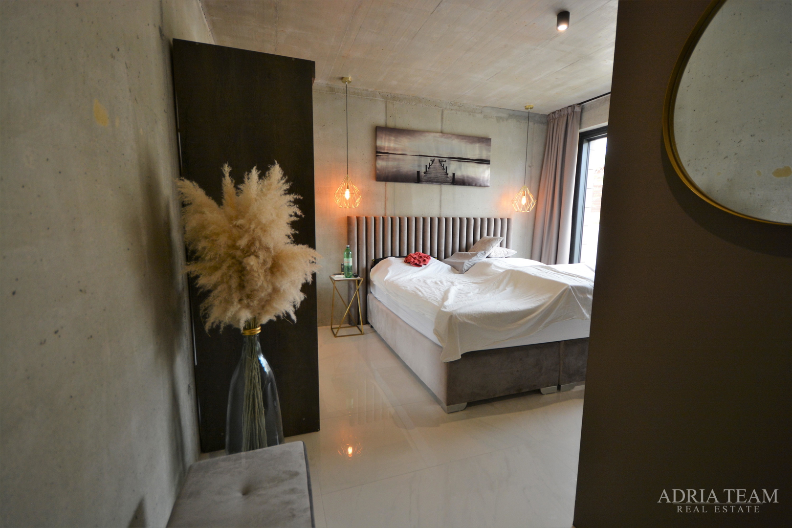 MODERNA VILA U INDUSTRIJSKOM STILU - BAŠKA, KRK