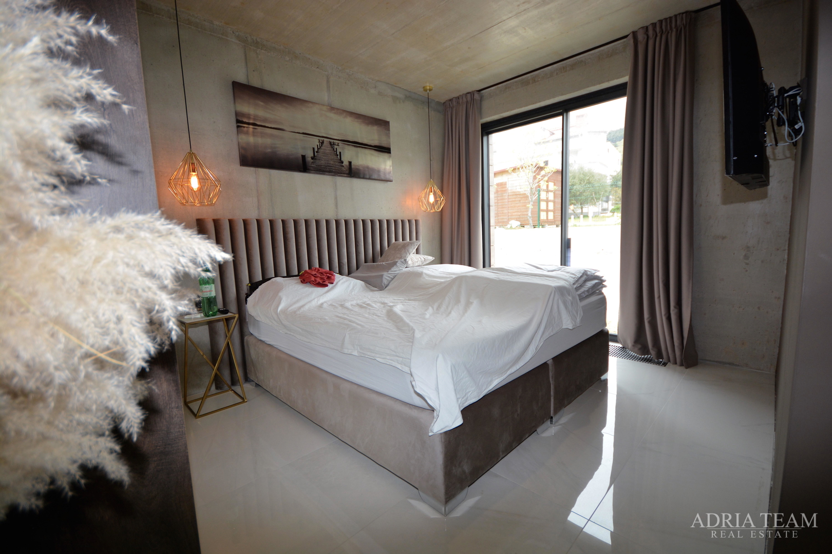 MODERNA VILA U INDUSTRIJSKOM STILU - BAŠKA, KRK