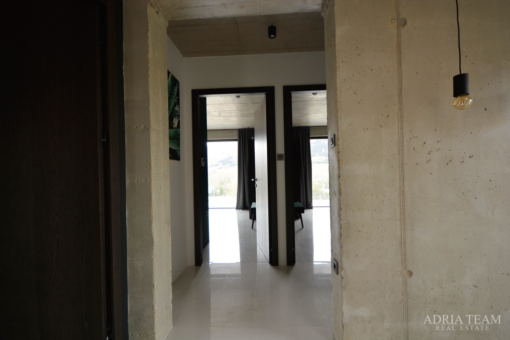 MODERNA VILA U INDUSTRIJSKOM STILU - BAŠKA, KRK