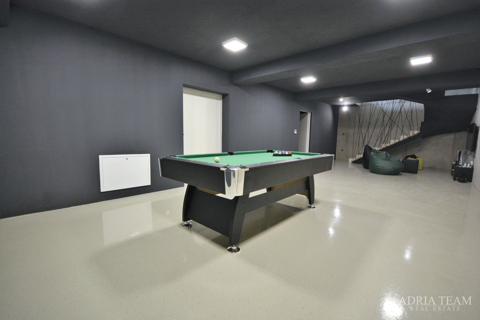 MODERNA VILA U INDUSTRIJSKOM STILU - BAŠKA, KRK