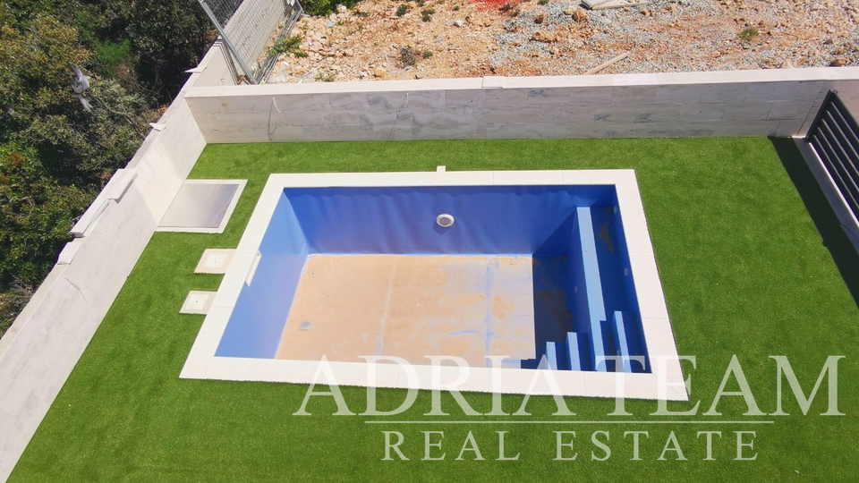 LUKSUZNI APARTMAN S POGLEDOM 50 m OD MORA - MANDRE, PAG