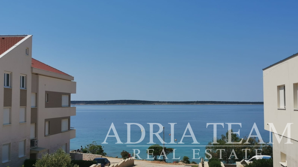 LUKSUZNI APARTMAN S POGLEDOM 50 m OD MORA - MANDRE, PAG