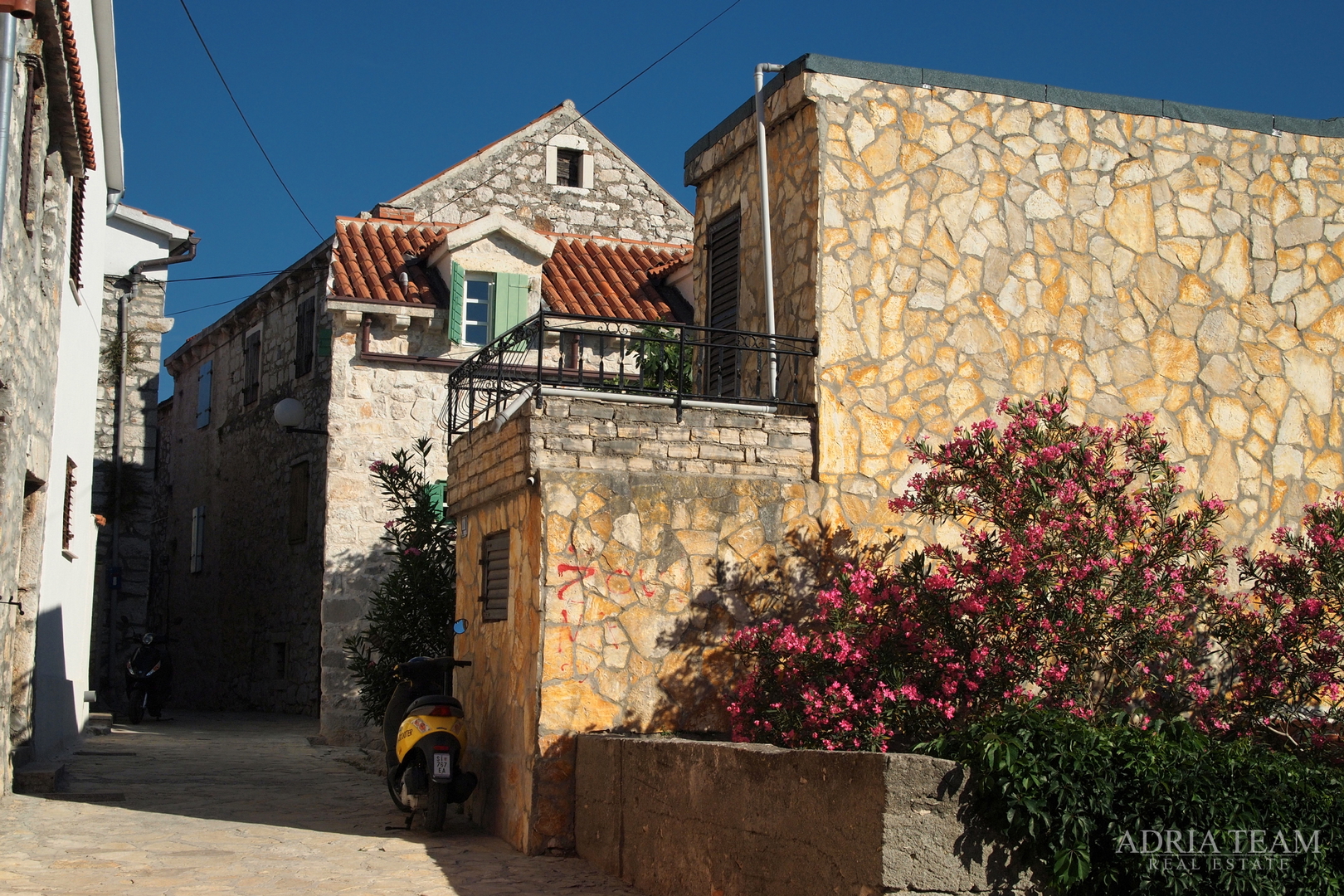 LUXURY VILLAS 2in1!! 100 M AWAY FROM THE MARINA - BETINA, MURTER