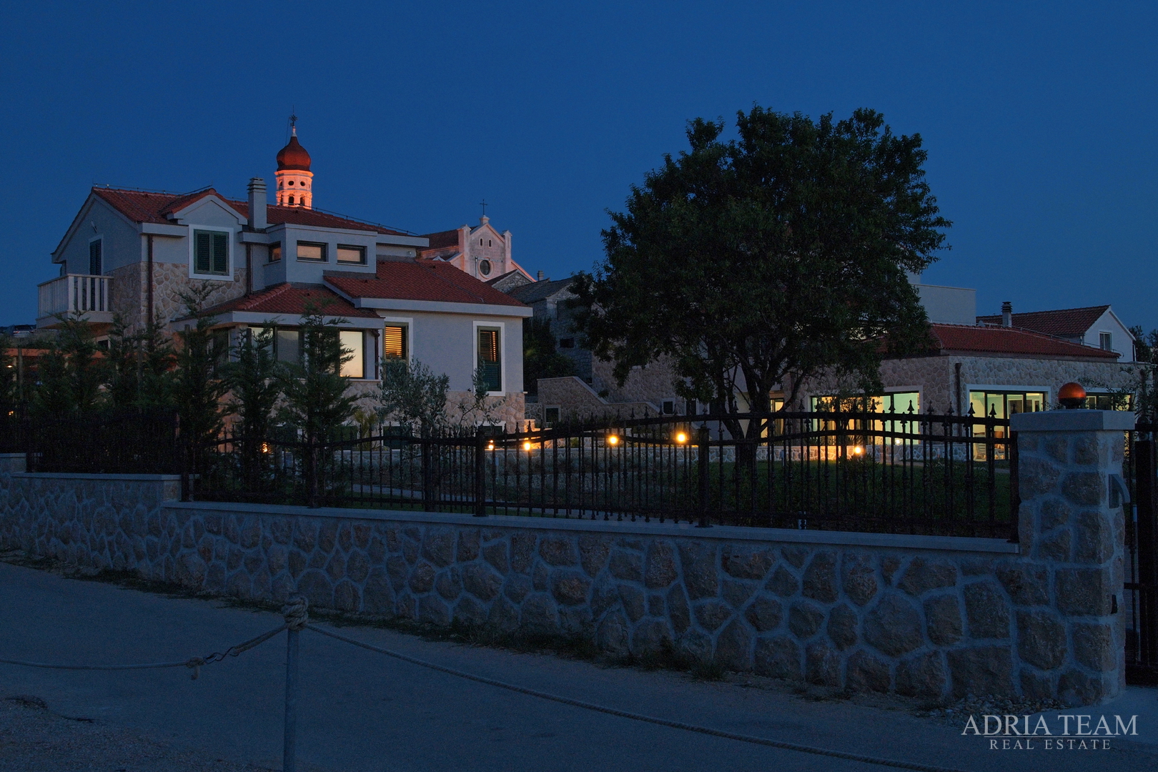 LUXURY VILLAS 2in1!! 100 M AWAY FROM THE MARINA - BETINA, MURTER