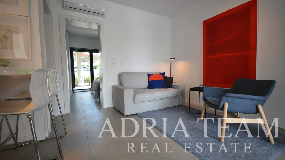 SEMI-DETACHED HOUSE WITH 2 APARTMENTS, CLOSE TO THE CENTER - MALINSKA, KRK