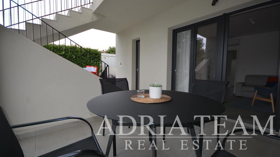 SEMI-DETACHED HOUSE WITH 2 APARTMENTS, CLOSE TO THE CENTER - MALINSKA, KRK