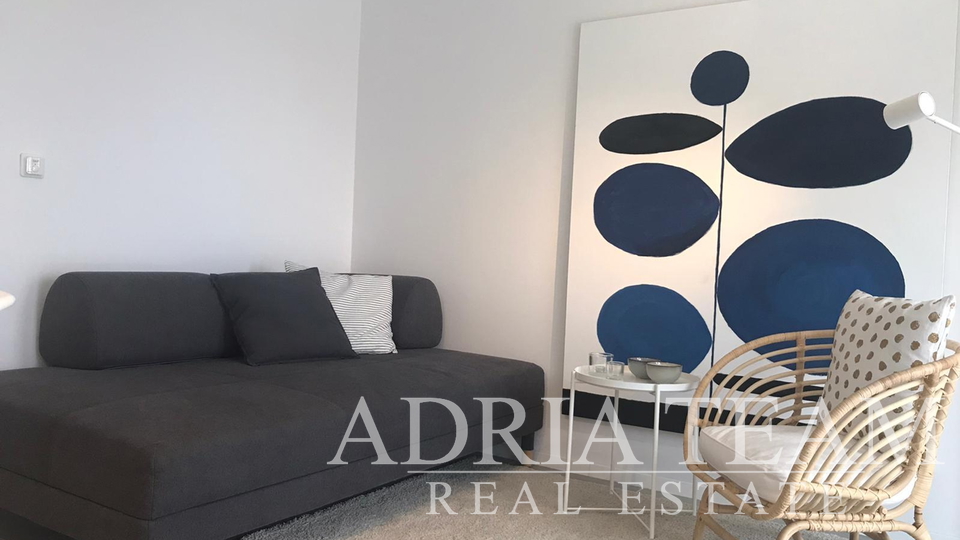 SEMI-DETACHED HOUSE WITH 2 APARTMENTS, CLOSE TO THE CENTER - MALINSKA, KRK