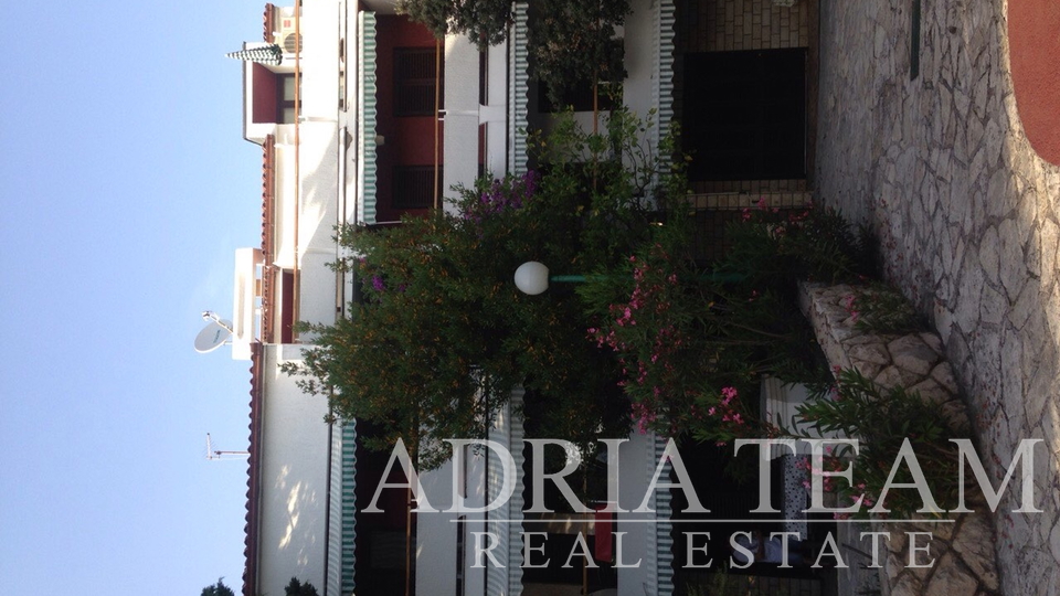 APARTMENT HOUSE 100 m FROM THE SEA, EXCELLENT LOCATION - NOVALJA, PAG