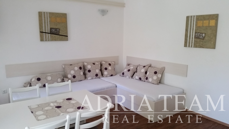 APARTMENT HOUSE 100 m FROM THE SEA, EXCELLENT LOCATION - NOVALJA, PAG