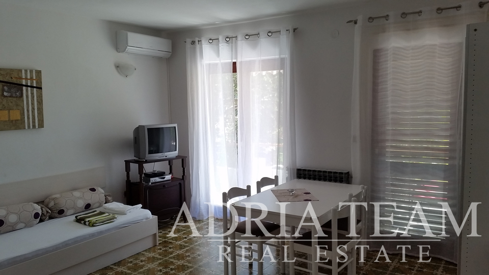 APARTMENT HOUSE 100 m FROM THE SEA, EXCELLENT LOCATION - NOVALJA, PAG