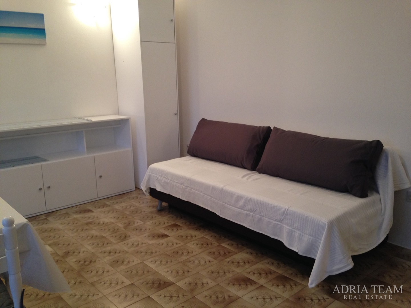 APARTMANSKA KUĆA 100 m OD MORA, ODLIČNA LOKACIJA - NOVALJA, PAG