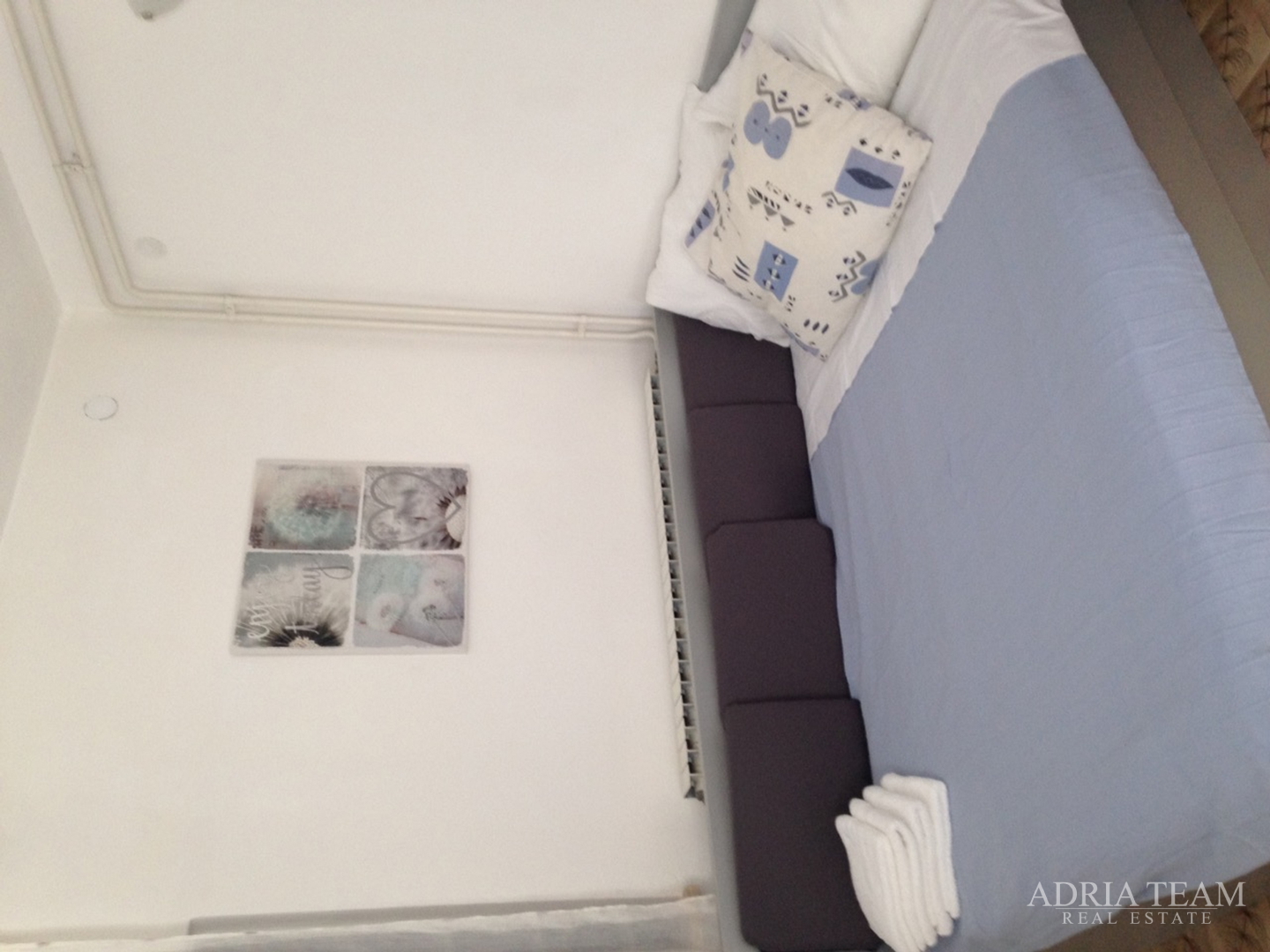 APARTMANSKA KUĆA 100 m OD MORA, ODLIČNA LOKACIJA - NOVALJA, PAG