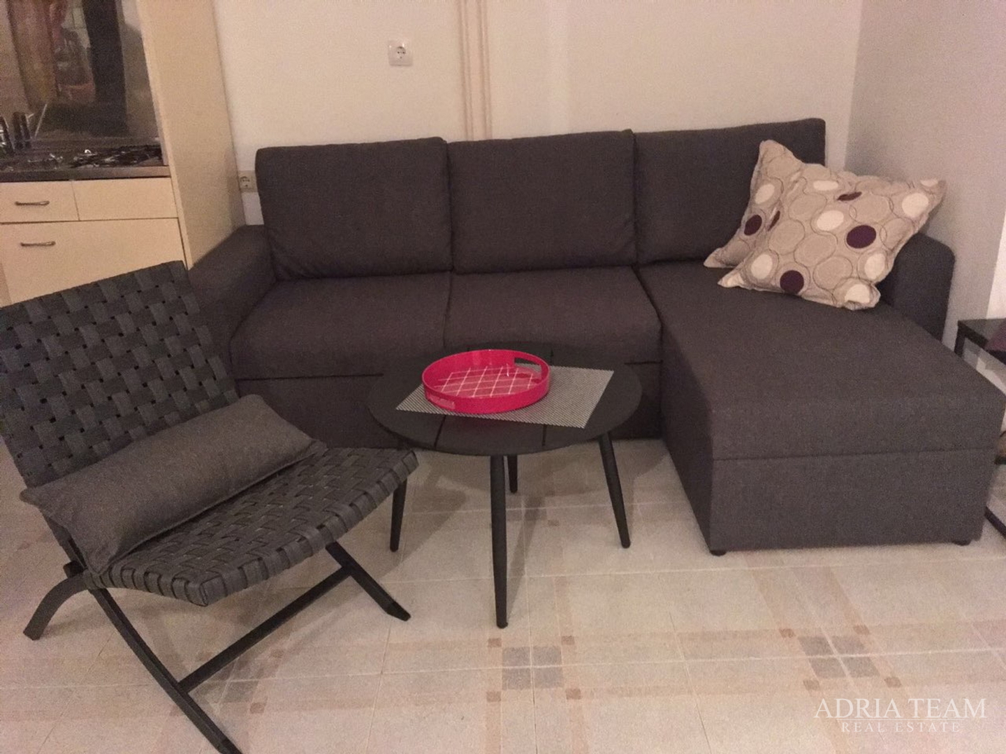 APARTMANSKA KUĆA 100 m OD MORA, ODLIČNA LOKACIJA - NOVALJA, PAG