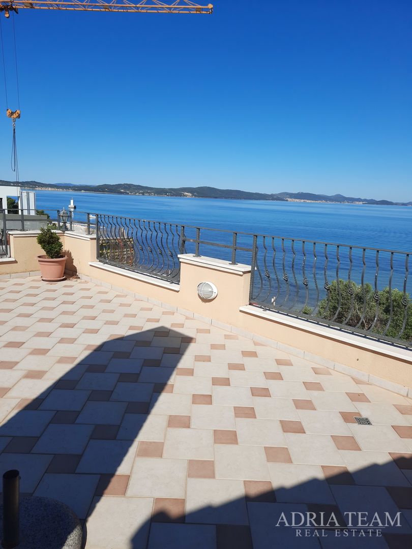 HOTEL S KONOBOM I KROVNOM TERASOM, 1. RED DO MORA - SUKOŠAN