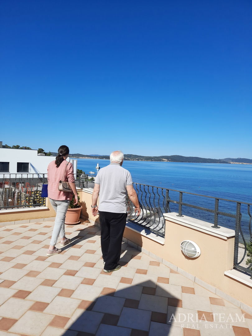 HOTEL S KONOBOM I KROVNOM TERASOM, 1. RED DO MORA - SUKOŠAN