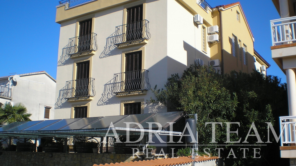 HOTEL WITH TAVERN AND ROOF TERRACE, FIRST ROW TO THE SEA - SUKOŠAN