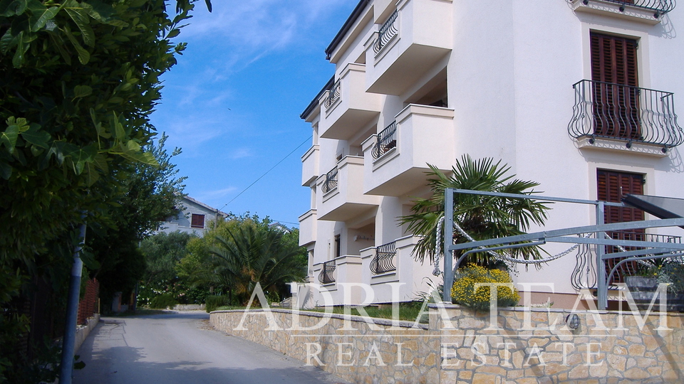 HOTEL WITH TAVERN AND ROOF TERRACE, FIRST ROW TO THE SEA - SUKOŠAN