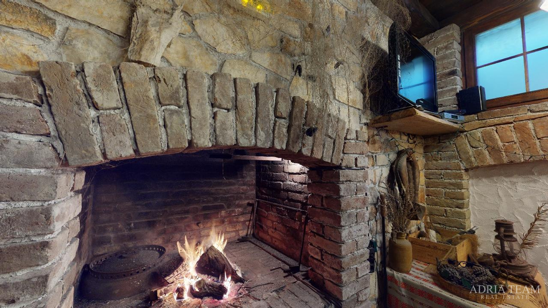 HOTEL S KONOBOM I KROVNOM TERASOM, 1. RED DO MORA - SUKOŠAN