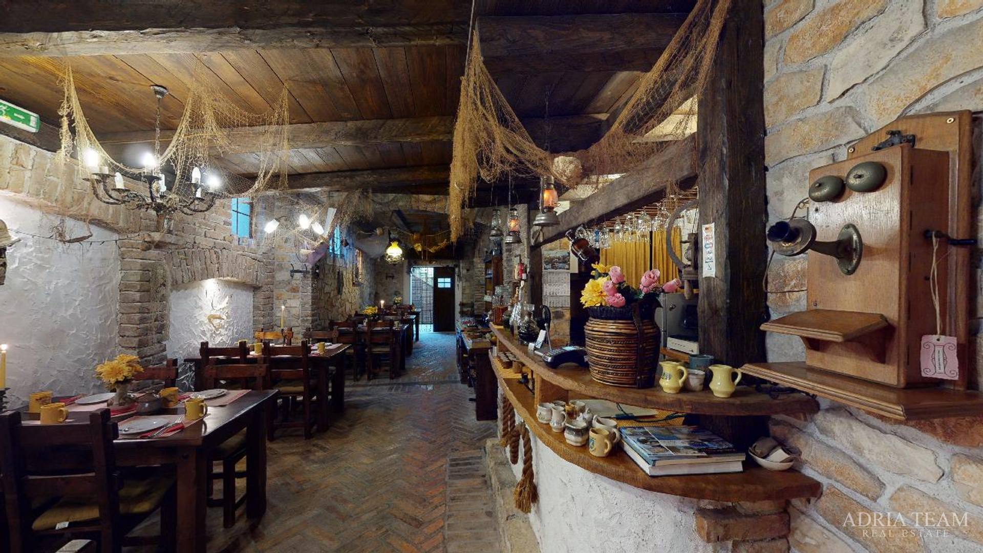 HOTEL S KONOBOM I KROVNOM TERASOM, 1. RED DO MORA - SUKOŠAN