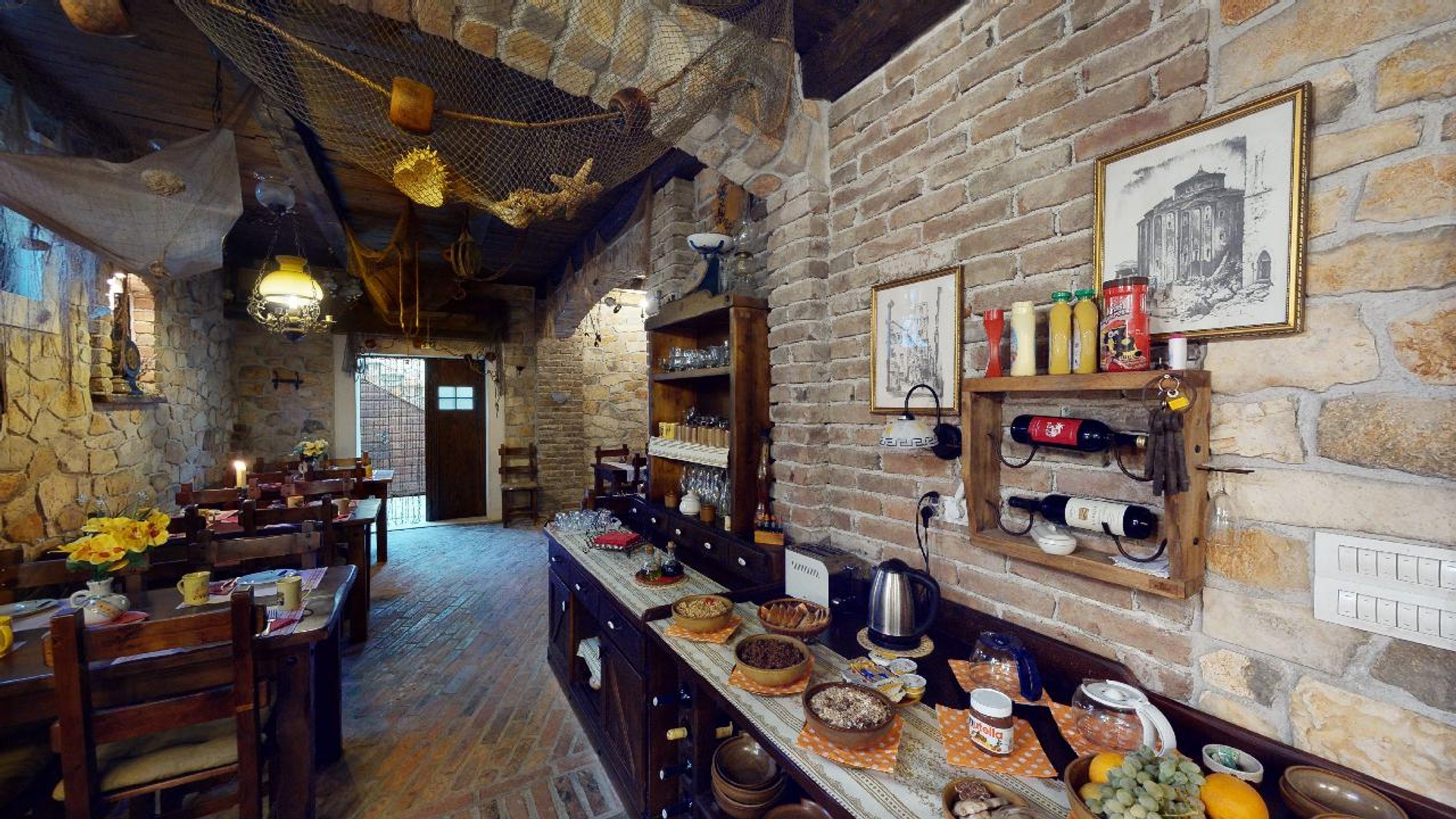 HOTEL S KONOBOM I KROVNOM TERASOM, 1. RED DO MORA - SUKOŠAN