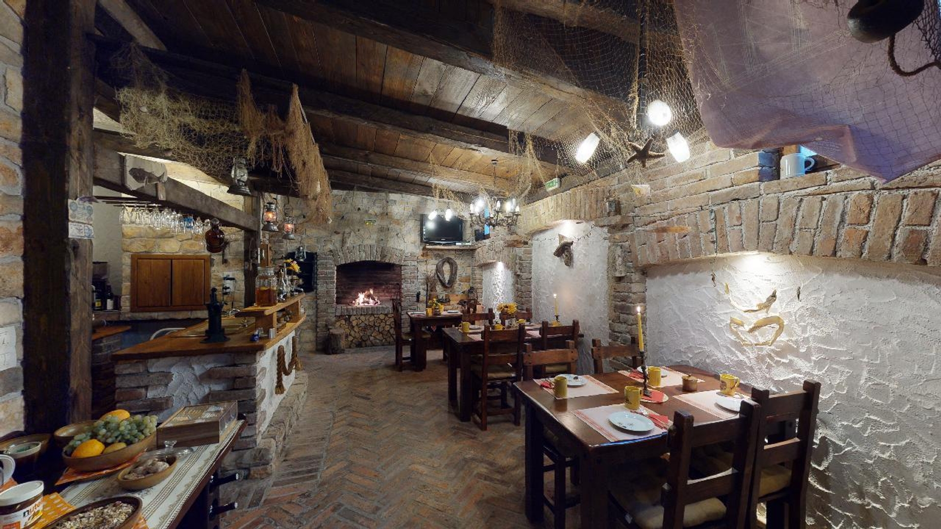 HOTEL S KONOBOM I KROVNOM TERASOM, 1. RED DO MORA - SUKOŠAN