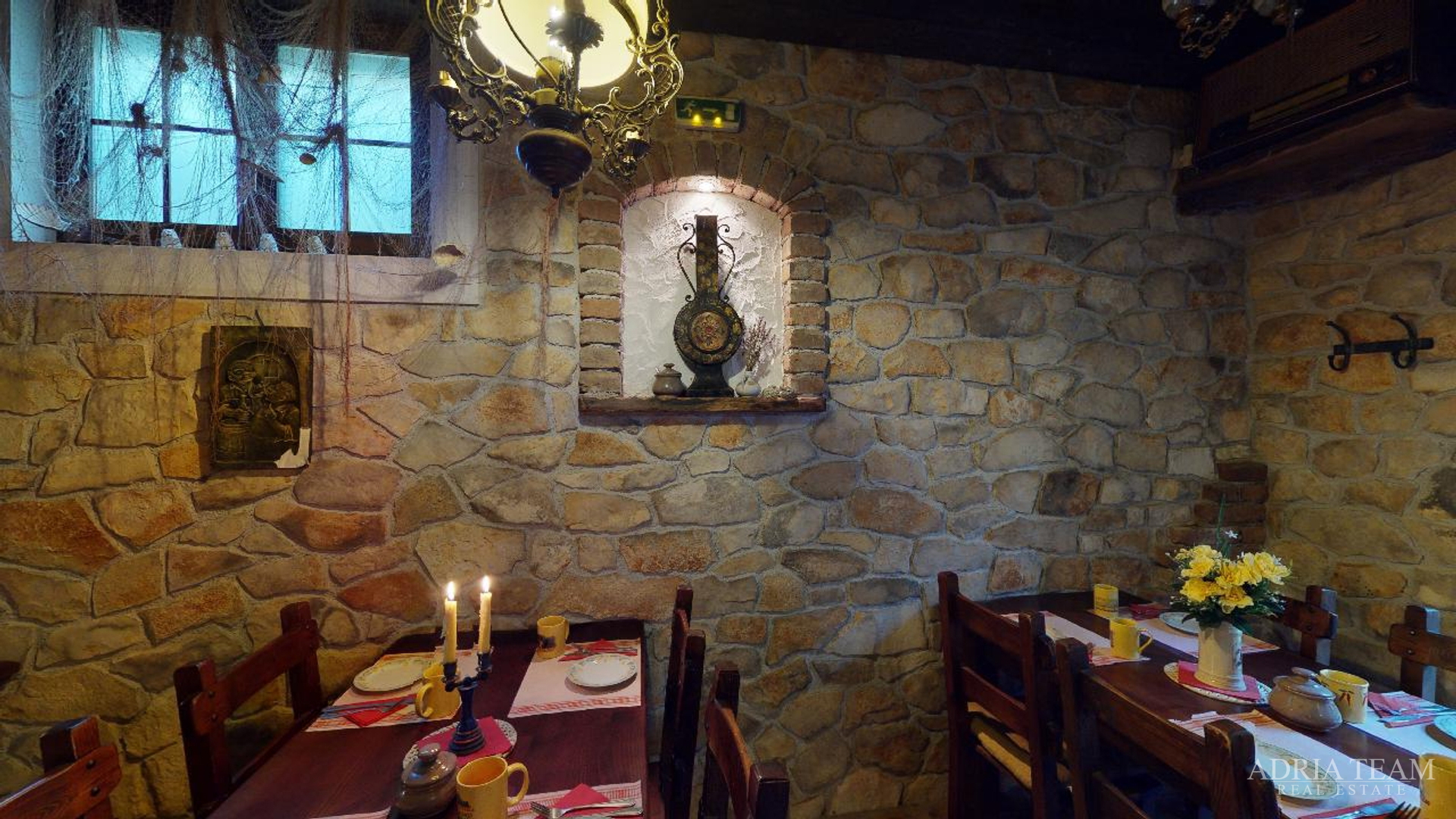 HOTEL S KONOBOM I KROVNOM TERASOM, 1. RED DO MORA - SUKOŠAN