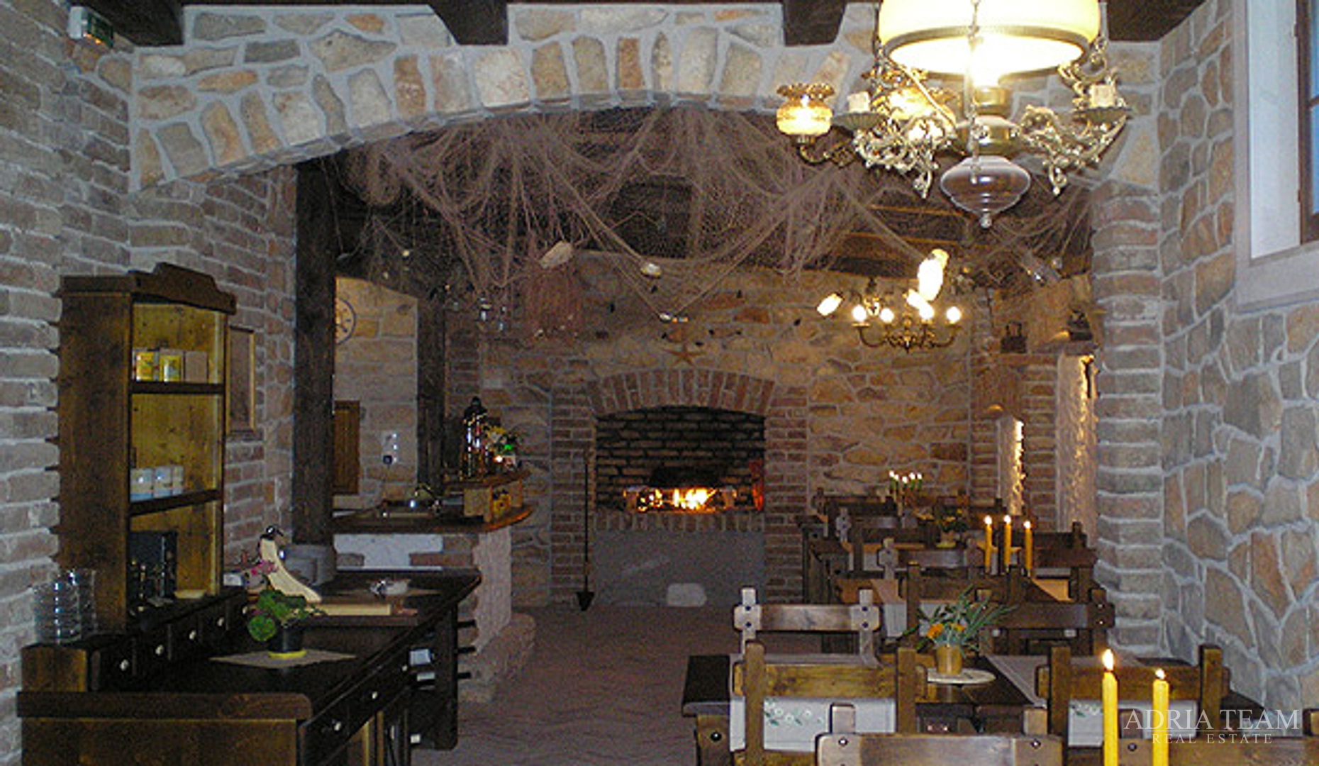 HOTEL S KONOBOM I KROVNOM TERASOM, 1. RED DO MORA - SUKOŠAN