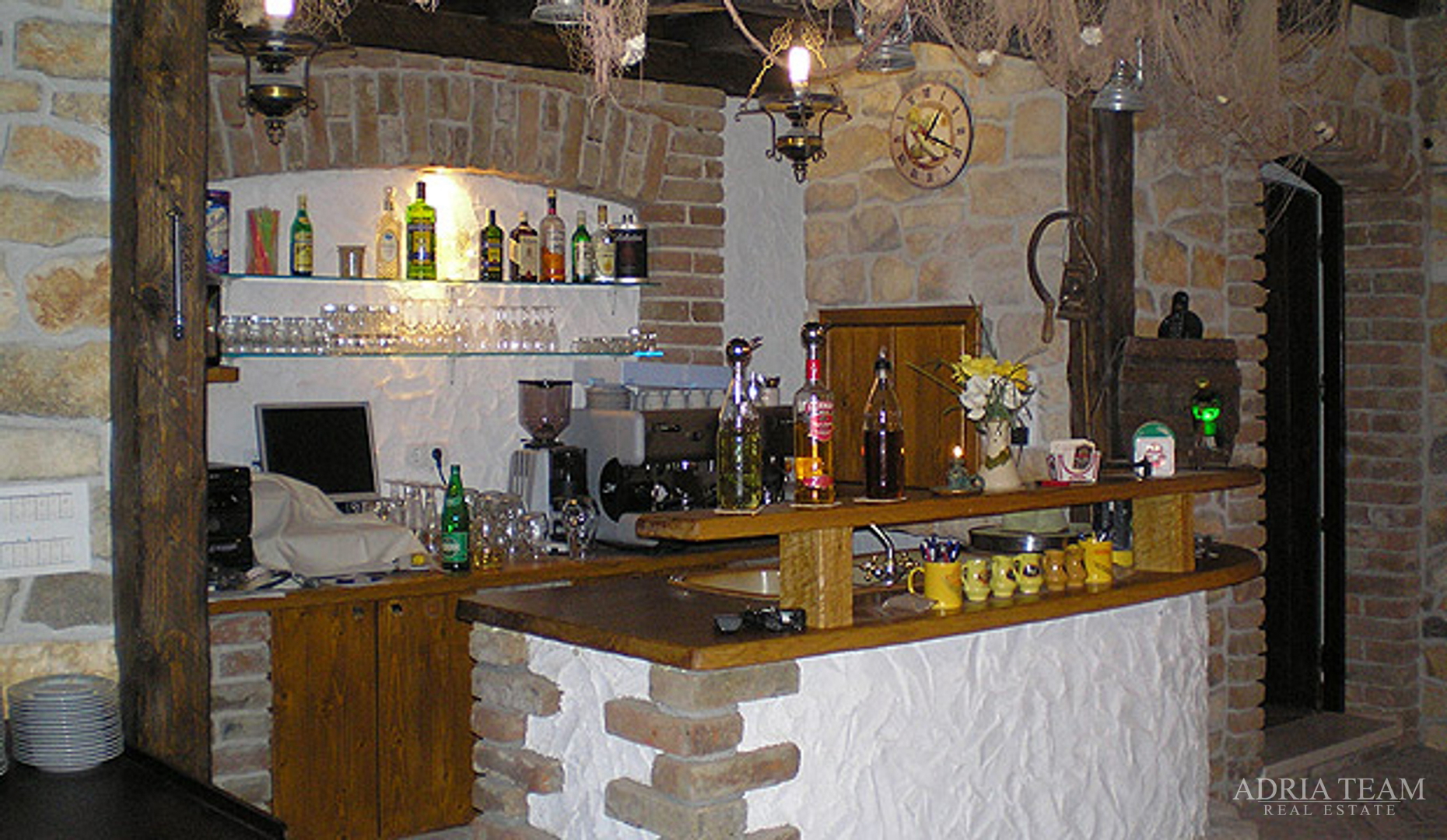 HOTEL S KONOBOM I KROVNOM TERASOM, 1. RED DO MORA - SUKOŠAN