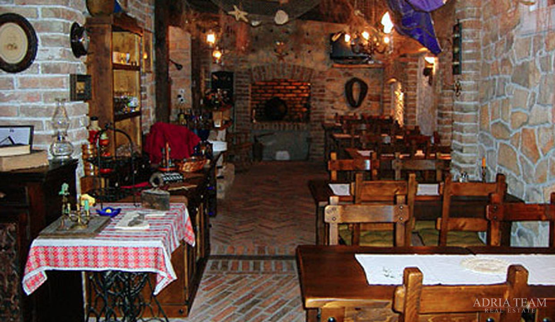 HOTEL S KONOBOM I KROVNOM TERASOM, 1. RED DO MORA - SUKOŠAN