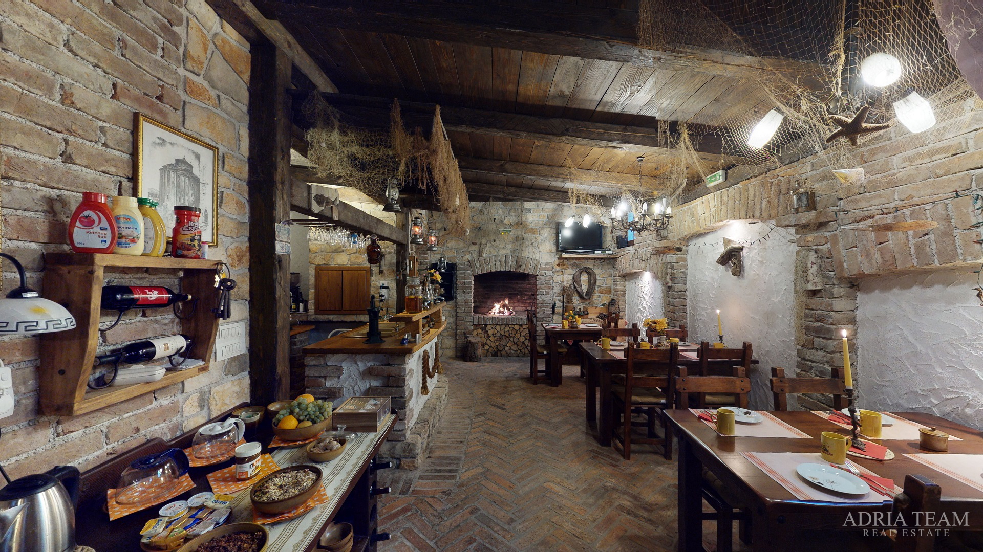 HOTEL S KONOBOM I KROVNOM TERASOM, 1. RED DO MORA - SUKOŠAN