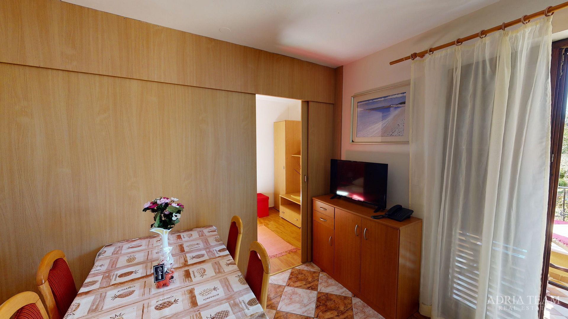 HOTEL S KONOBOM I KROVNOM TERASOM, 1. RED DO MORA - SUKOŠAN