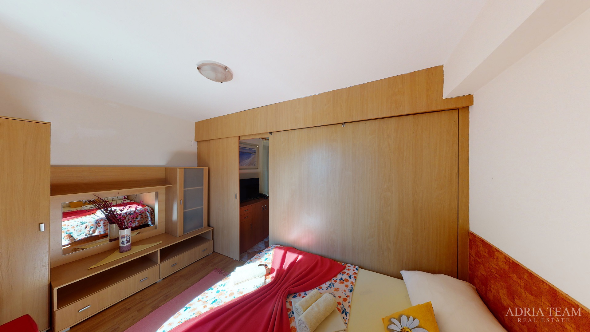 HOTEL S KONOBOM I KROVNOM TERASOM, 1. RED DO MORA - SUKOŠAN