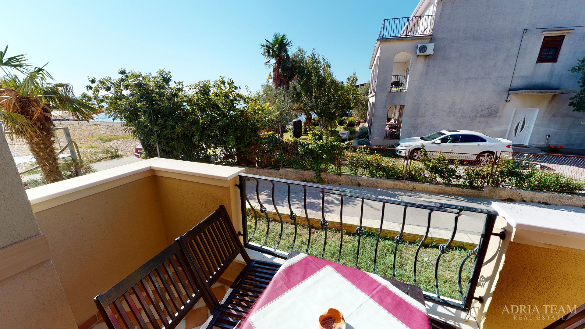 HOTEL S KONOBOM I KROVNOM TERASOM, 1. RED DO MORA - SUKOŠAN